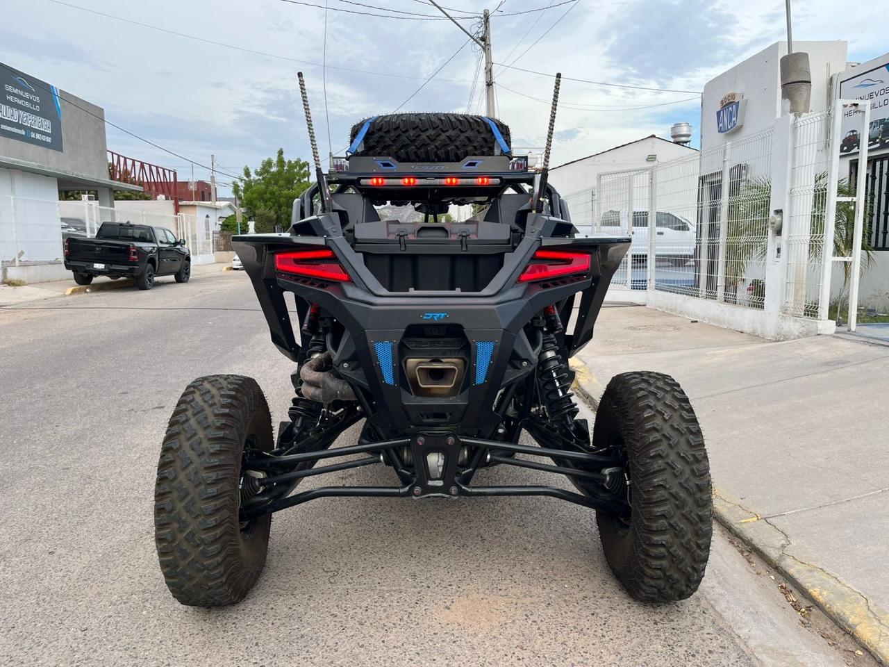 RZR PRO R - Foto 4
