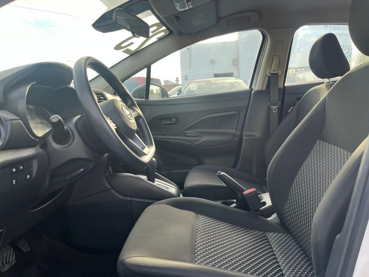 Nissan Versa - Foto 8