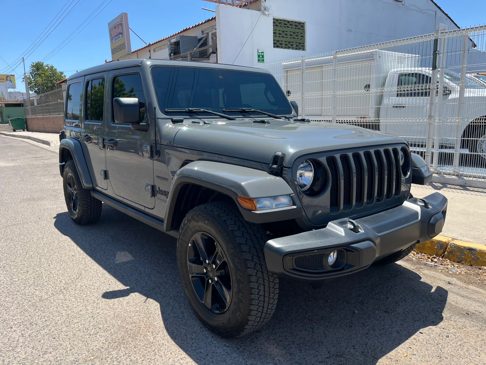 Jeep Sahara Night Eagle - Foto 7