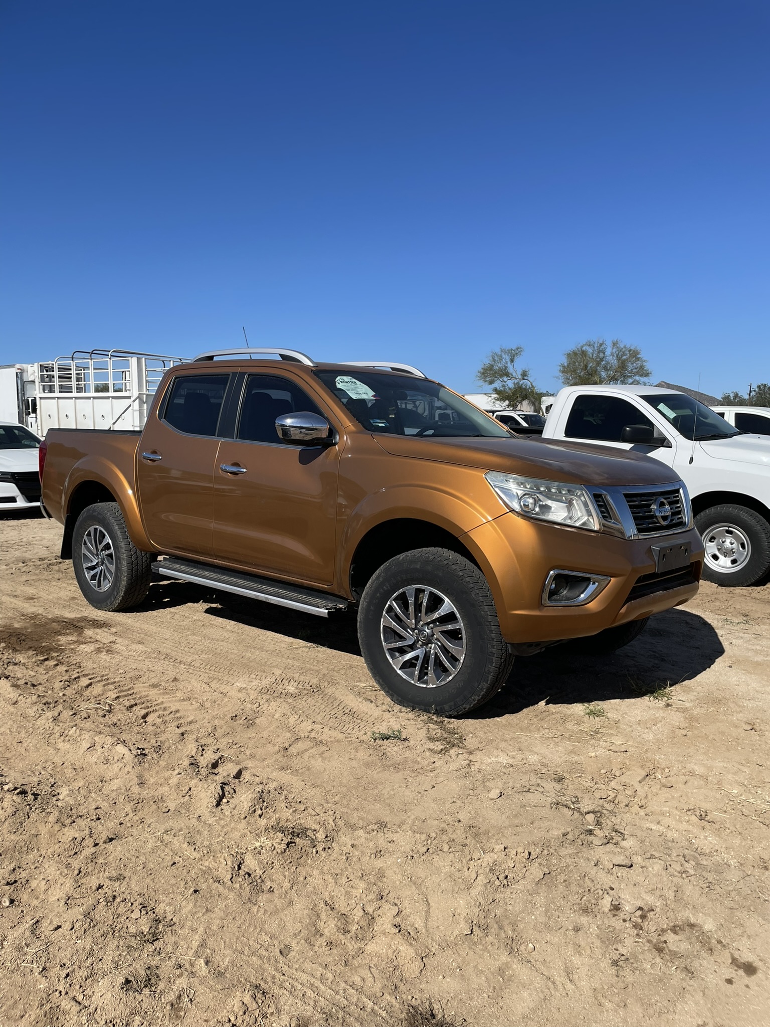 Nissan Frontier - Foto 2
