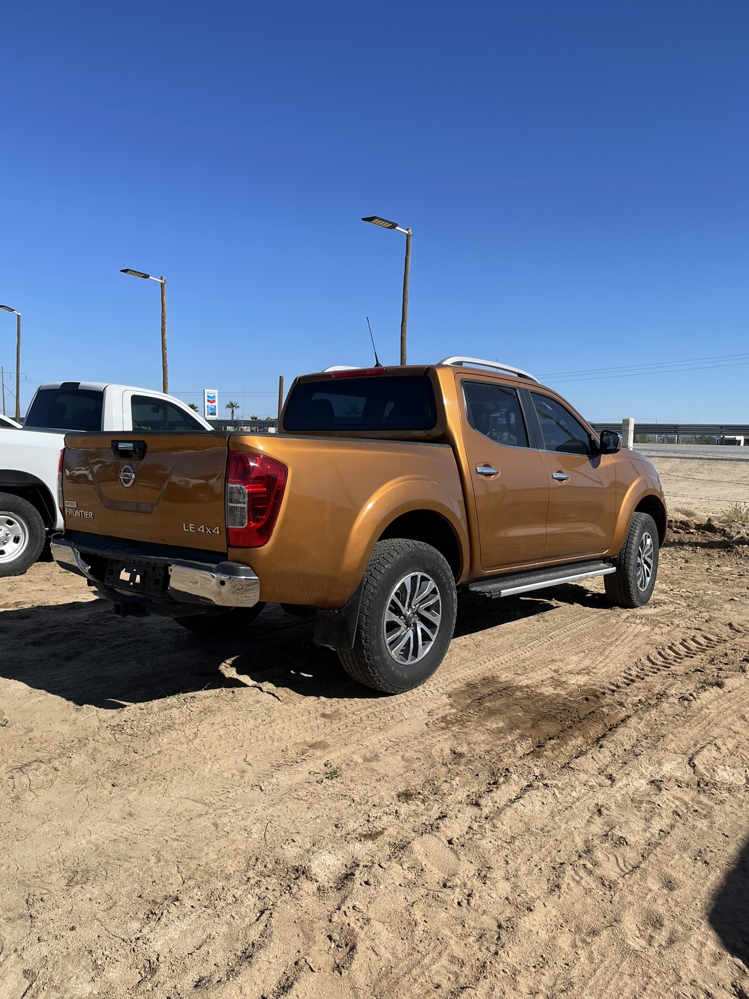 Nissan Frontier - Foto 3