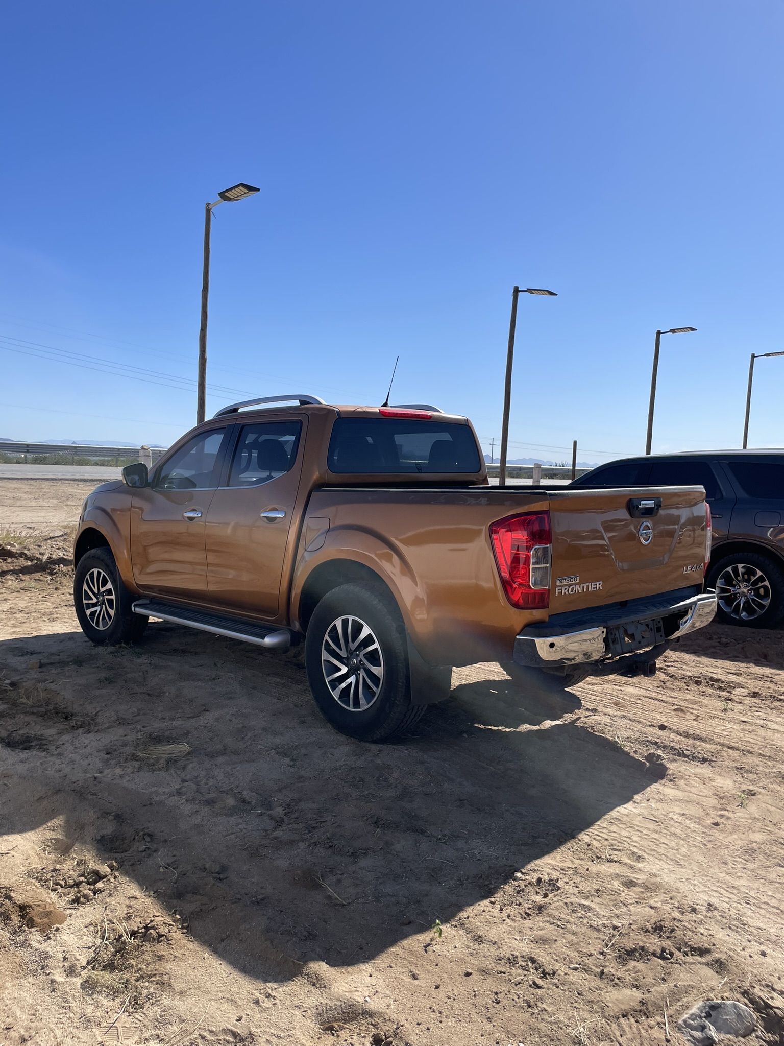 Nissan Frontier - Foto 4