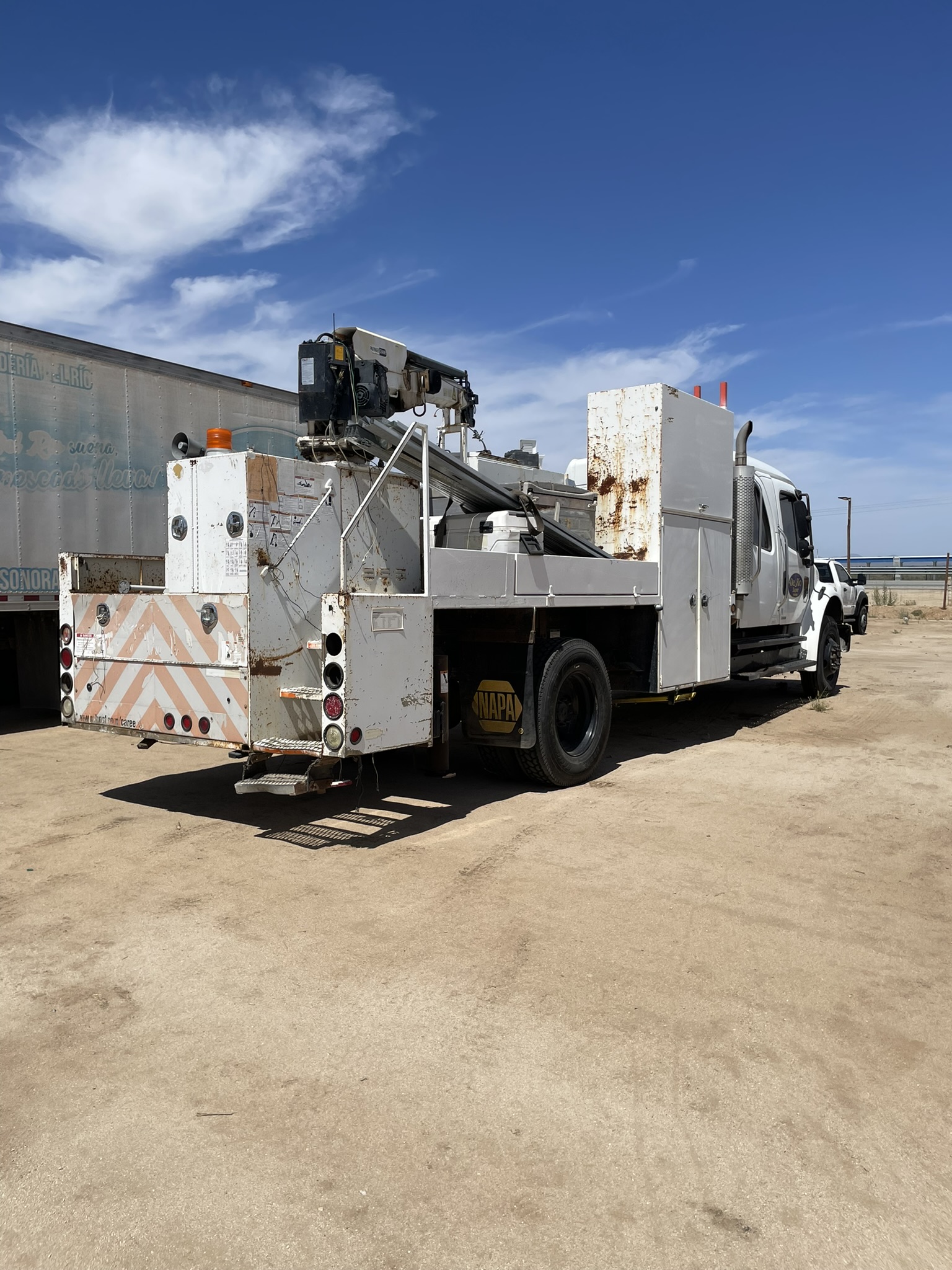 FREIGHTLINER M2-106 GRÚA 4x2 - Foto 4