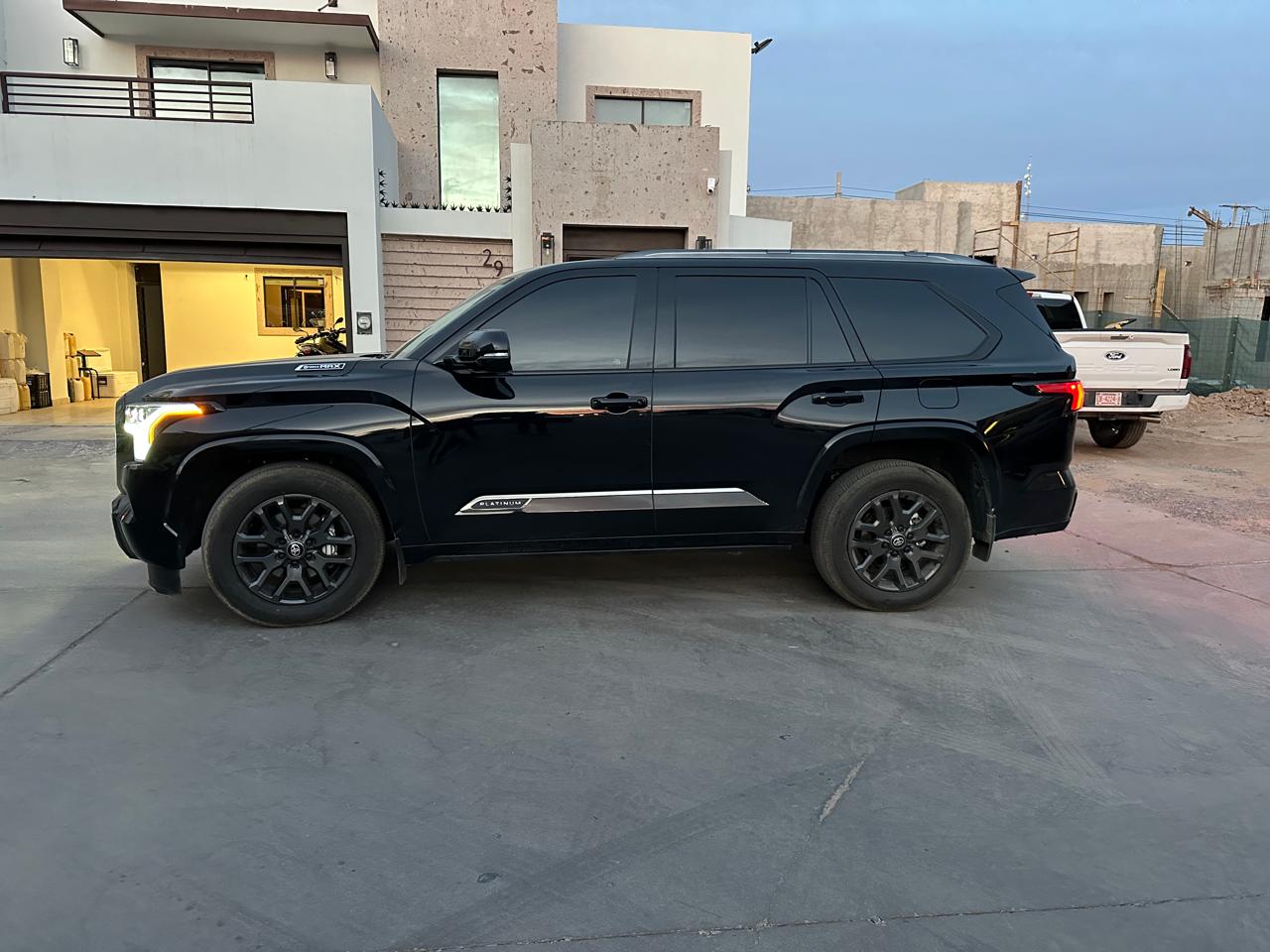 Toyota Sequoia - Foto 4