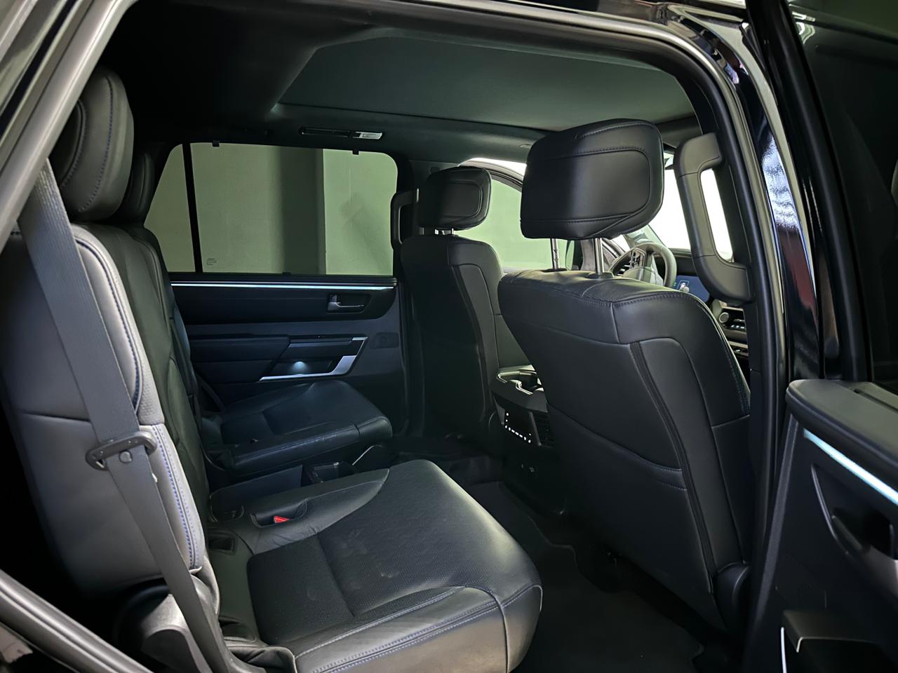 Toyota Sequoia - Foto 10